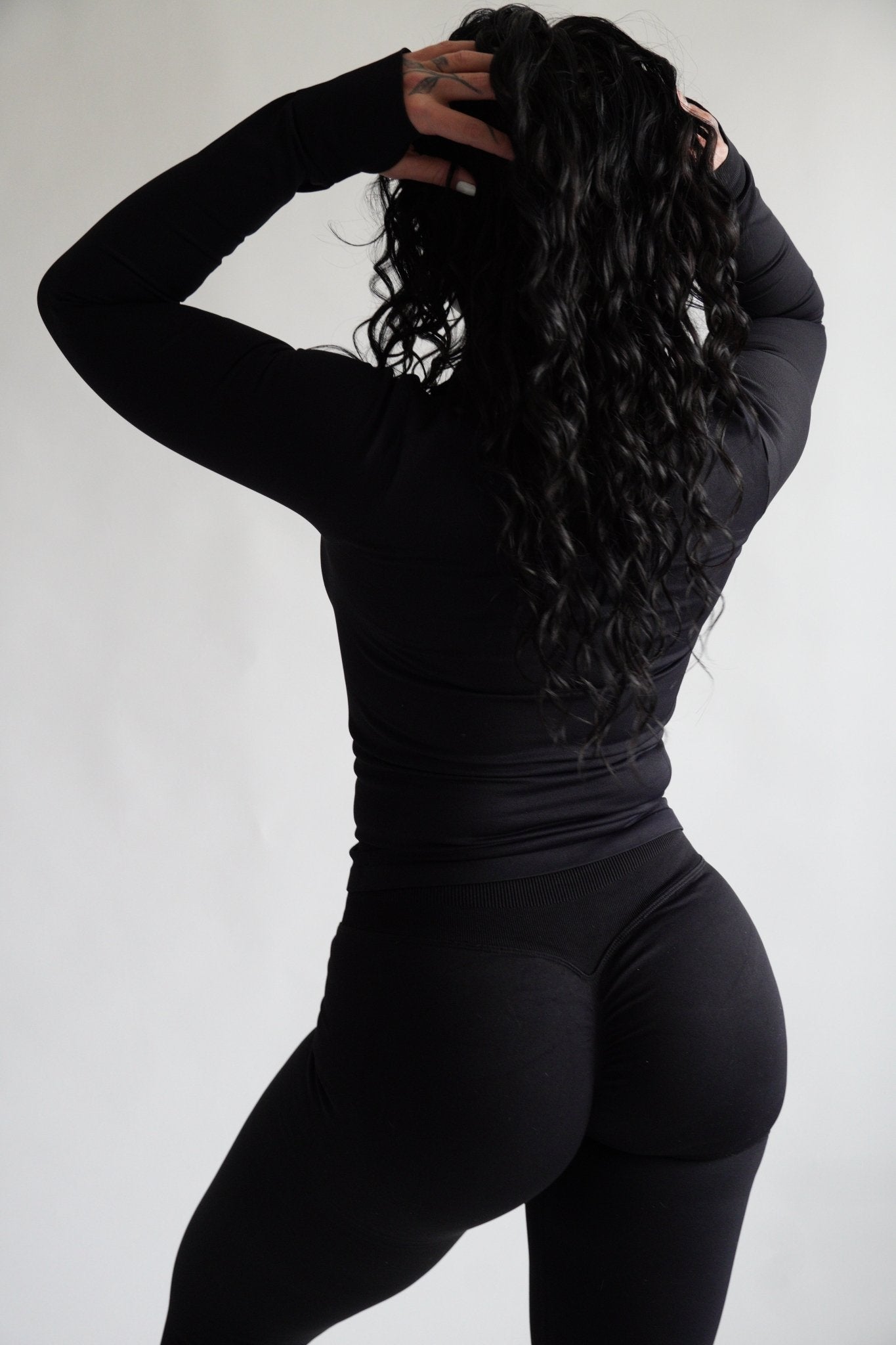 Sculpted Fit SEAMLESS LEGGINGS | MIDNIGHT BLACK - Meraki Fit LLC
