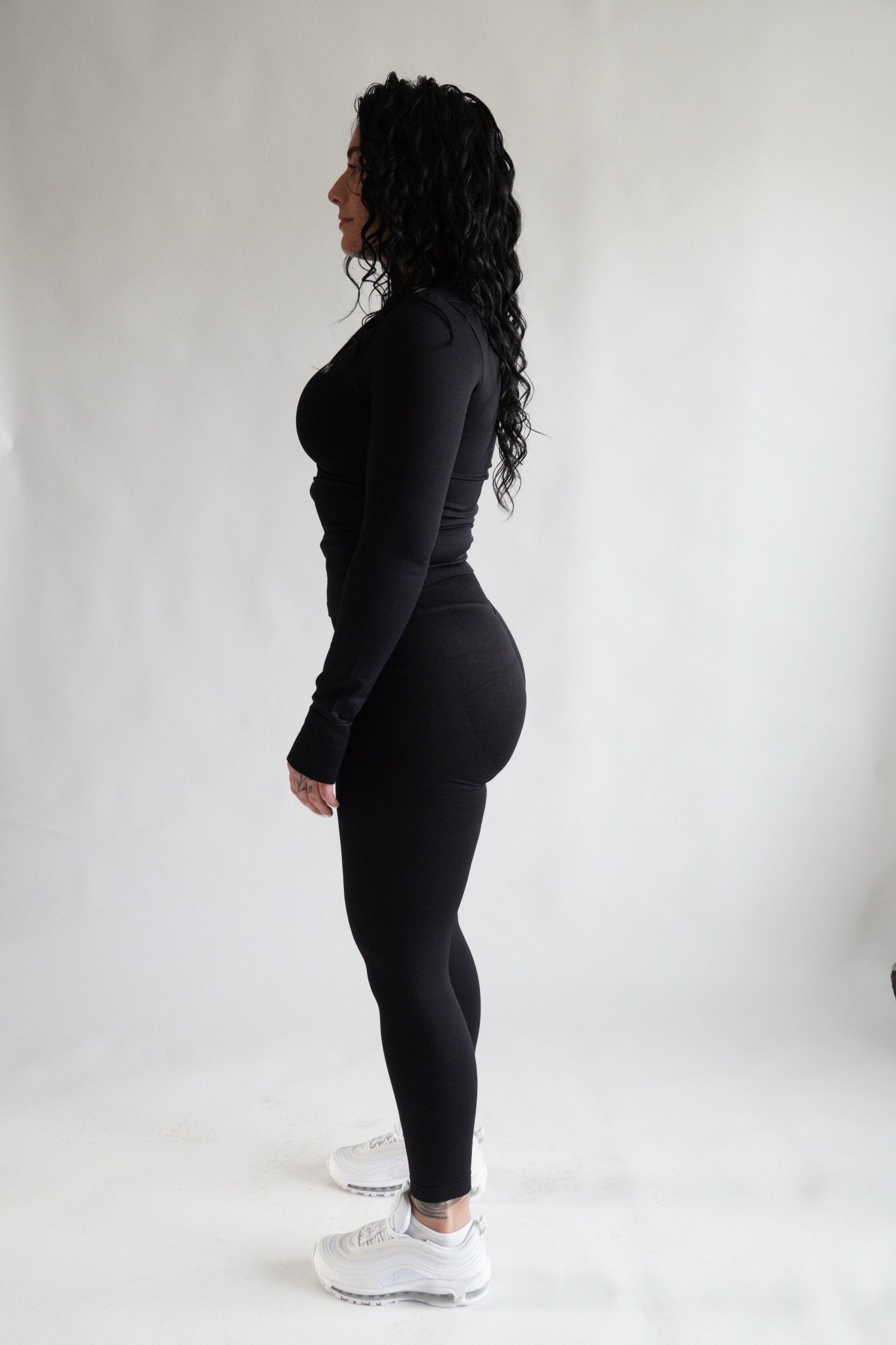 Sculpted Fit SEAMLESS LEGGINGS | MIDNIGHT BLACK - Meraki Fit LLC