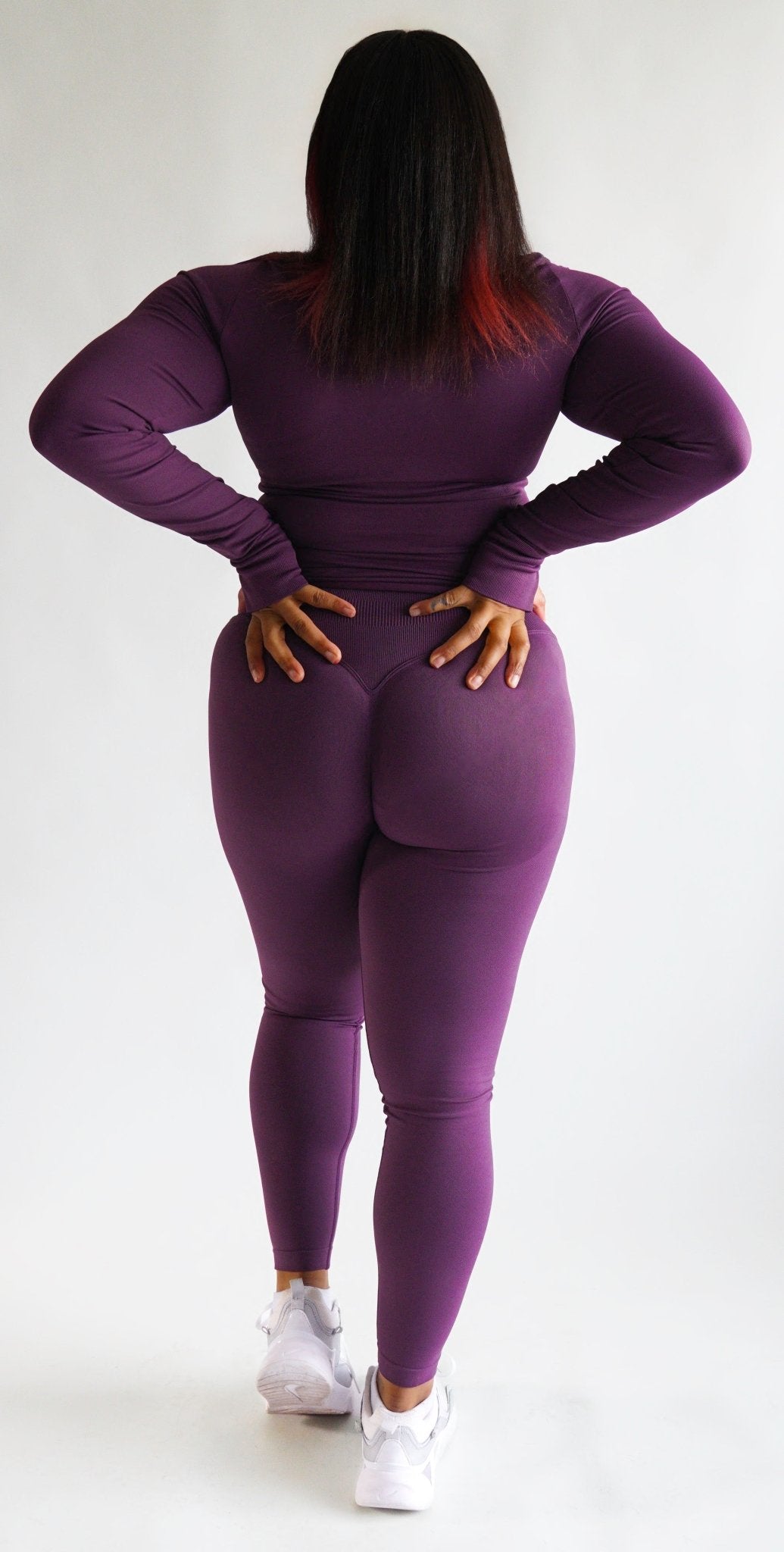 Sculpted Fit SEAMLESS LEGGINGS | MIDNIGHT PLUM - Meraki Fit LLC