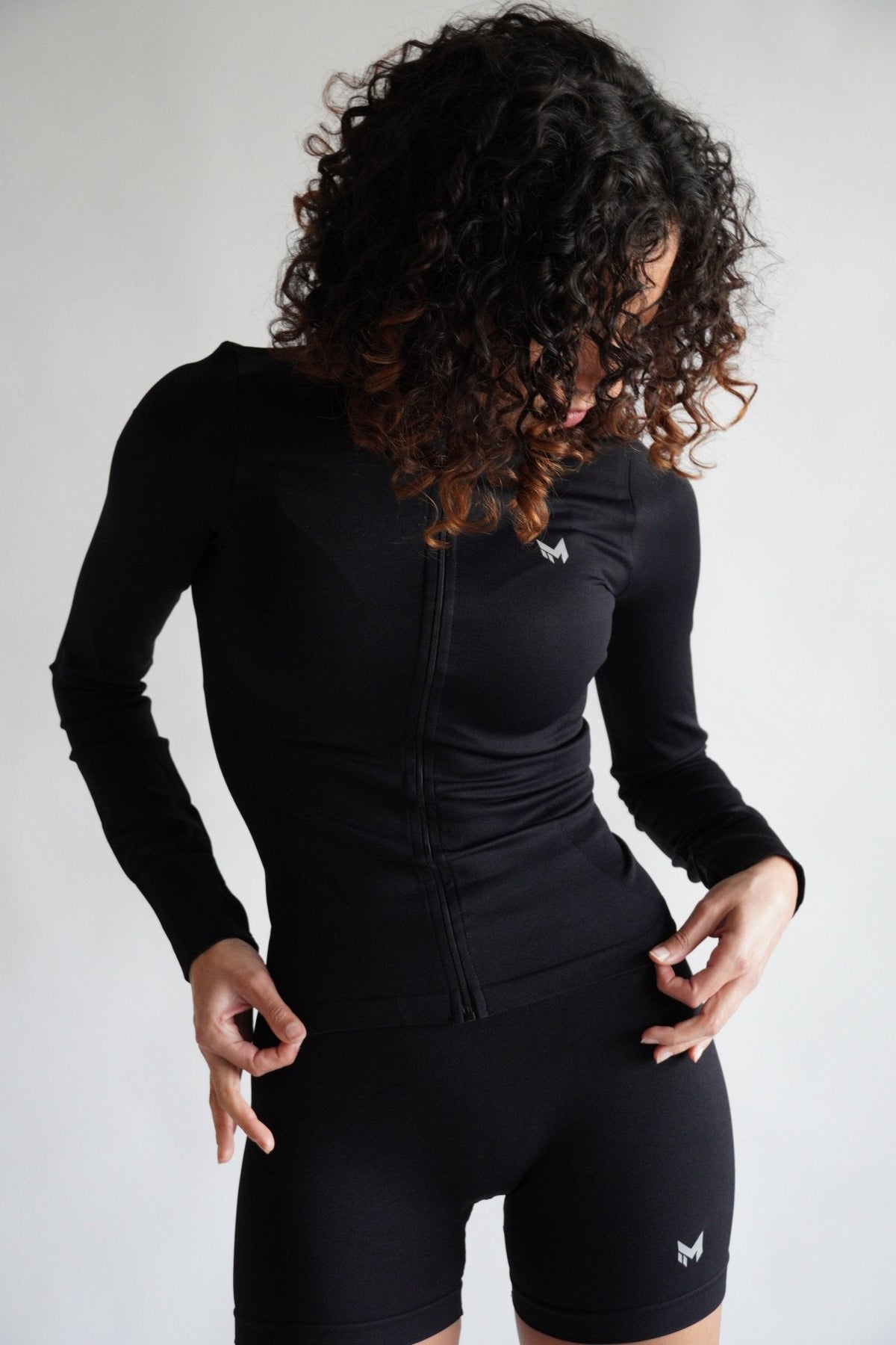 SEAMLESS SCULPTED FIT LEGGINGS | BLACK - Meraki Fit LLC